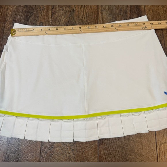 Nike Court Victory White Tennis Skirt Pleated w/ Green Stripe Sz XL - Picture 8 of 8